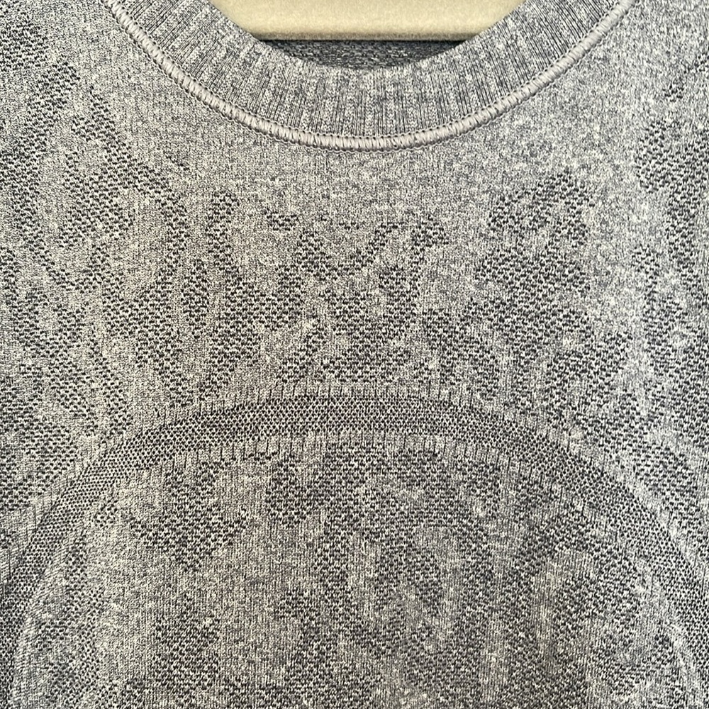 LULULEMON LONG SLEEVE TEE